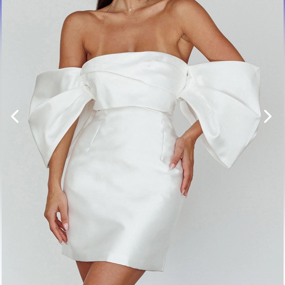 Selfie Leslie Magnolia Dress - Size Small